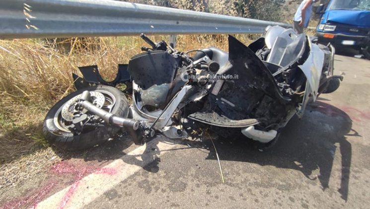 Tremendo schianto tra scooter e camion, muore un ragazzo di 26 anni - Corriere Salentino