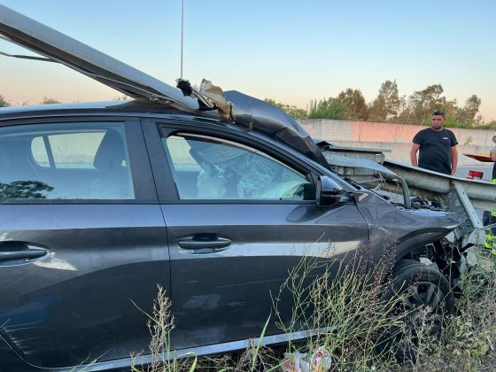 Auto contro il guardrail allo svincolo della tangenziale: feriti in ospedale - Corriere Salentino