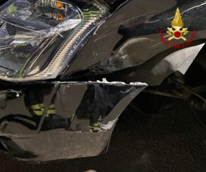 L'auto si scontra con un idrante: sospese le proiezioni nel cinema - Corriere Salentino