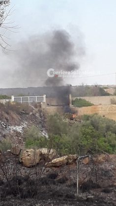 Fiamme in località Burgesi e scatta l'allarme: il rogo raggiunge la discarica, ma viene spento in tempo - Corriere Salentino