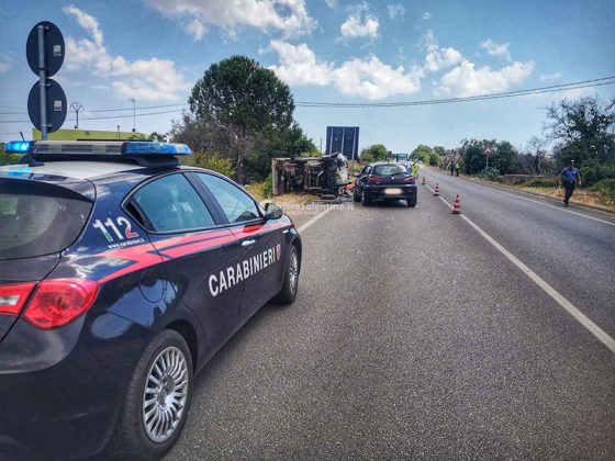 Schianto frontale sulla 274 tra auto e furgone, un ferito grave: corsa in ospedale con “codice rosso” - Corriere Salentino