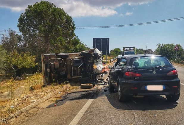 Schianto frontale sulla 274 tra auto e furgone, un ferito grave: corsa in ospedale con “codice rosso” - Corriere Salentino