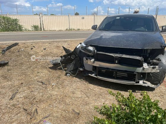 Si schianta in moto contro un'auto, poi termina fuori strada: muore centauro - Corriere Salentino