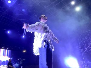 Sangiovanni: la “mia” Lecce che porta bene. Dal palco ai ragazzi: “Parlate dei vostri problemi” - Corriere Salentino