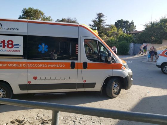 Altro dramma sulle coste salentine. Si accascia sulla spiaggia: muore una donna - Corriere Salentino