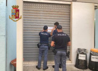 Stretta sulla movida, schiamazzi e violenze: chiusa paninoteca a Baia Verde. Sanzionati bar