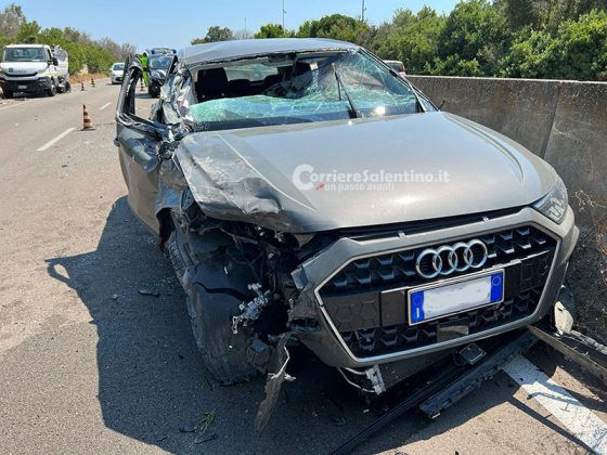 Urta il furgone a bordo strada e si ribalta: paura per un 24enne sulla Lecce-San Cataldo - Corriere Salentino