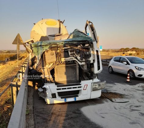 Schianto in tangenziale tra mezzi pesanti, corsa in ospedale per uno dei conducenti. E sulla 101 auto si ribalta all’alba - Corriere Salentino