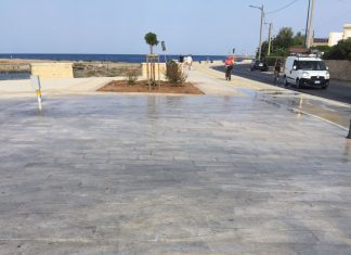 Pulizia straordinaria e lavaggio del lungomare tra Santa Maria al Bagno e Santa Caterina