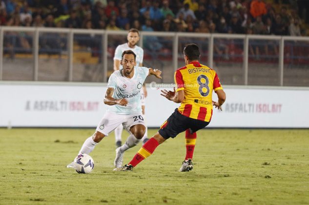 Un Lecce impavido, senza difesa e tutto cuore spaventa l’Inter, che passa solo allo scadere - Corriere Salentino