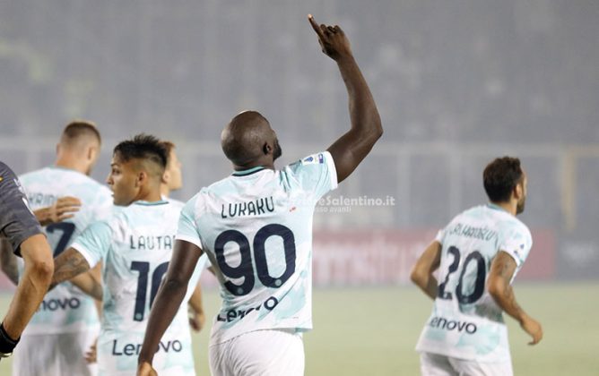 Un Lecce impavido, senza difesa e tutto cuore spaventa l’Inter, che passa solo allo scadere - Corriere Salentino