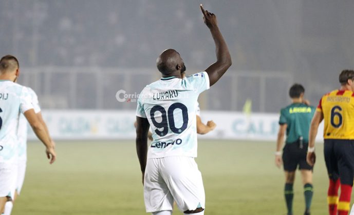 Un Lecce impavido, senza difesa e tutto cuore spaventa l’Inter, che passa solo allo scadere - Corriere Salentino