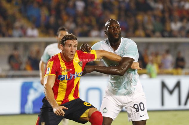 Un Lecce impavido, senza difesa e tutto cuore spaventa l’Inter, che passa solo allo scadere - Corriere Salentino