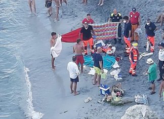 Altro dramma sulle coste salentine. Si accascia sulla spiaggia: muore una donna