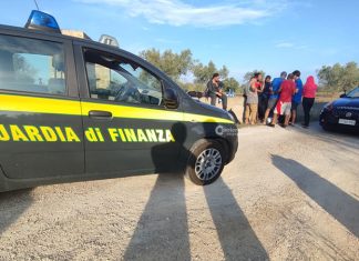 Sbarcano sul litorale con motopescherecci: rintracciato a terra gruppo di migranti