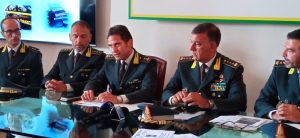 Intercettati su un'imbarcazione a vela con una tonnellata di marijuana: cinque arresti - Corriere Salentino