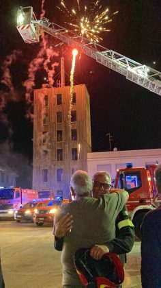 Il capoturno Turrisi saluta i vigili del fuoco dopo 38 anni. L’affettuoso omaggio dei colleghi - Corriere Salentino