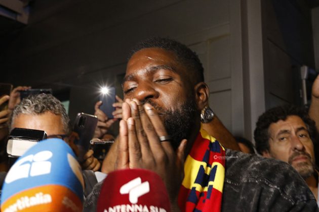Lecce: Umtiti in lacrime davanti ai tifosi giallorossi - Corriere Salentino