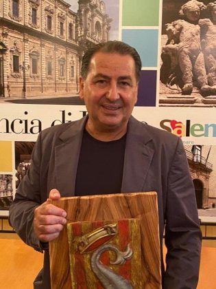 “A Ferdinando De Giorgi, Ambasciatore del Salento d’Amare nel Mondo, oggi diciamo grazie”: la Provincia di Lecce rende merito al tecnico salentino campione del mondo - Corriere Salentino