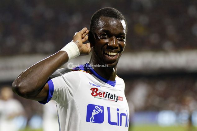 Il Lecce sbanca l’Arechi con una “magia” di Strefezza: tre punti d’oro per i giallorossi - Corriere Salentino