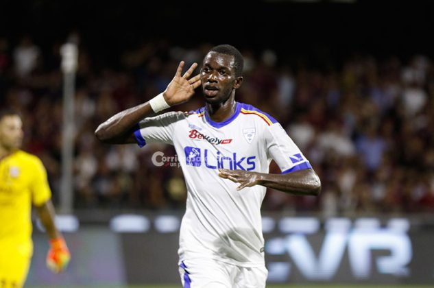 Il Lecce sbanca l’Arechi con una “magia” di Strefezza: tre punti d’oro per i giallorossi - Corriere Salentino