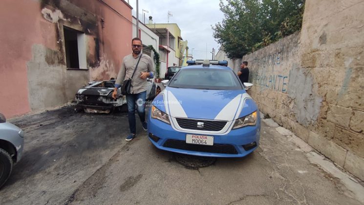 Notte di fuoco nel basso Salento, bruciano tre auto ed un furgone: atto doloso, filmati al vaglio - Corriere Salentino