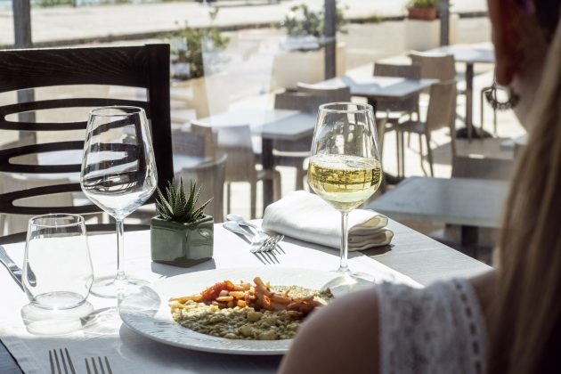 Come su una nave, a Oriente, tra l’azzurro che incanta e il gusto che si esalta - Corriere Salentino