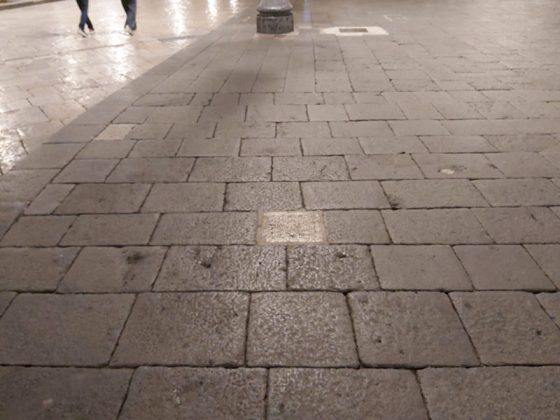 I “rattoppi” di Piazza Sant’Oronzo allarmano i leccesi, ma l’assessore Nuzzaci rassicura: “È momentaneo per ragioni di sicurezza” - Corriere Salentino