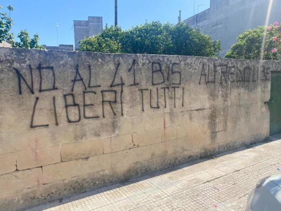 Scritte contro l'Antimafia nella giornata dedicata a Montinaro. La denuncia del sindaco: "Atto grave e incivile" - Corriere Salentino