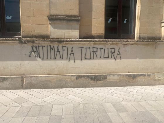 Scritte contro l'Antimafia nella giornata dedicata a Montinaro. La denuncia del sindaco: "Atto grave e incivile" - Corriere Salentino