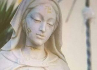 Simboli fallici e gola tagliata, sacrilegio alla statua della Madonna dell’Annunziata