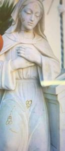 Simboli fallici e gola tagliata, sacrilegio alla statua della Madonna dell'Annunziata - Corriere Salentino