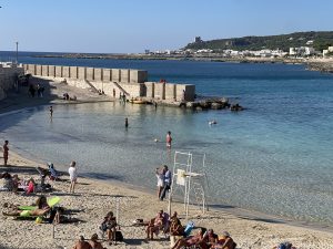I salentini a mare tra ottobre e novembre: spiagge prese d’assalto anche questa domenica - Corriere Salentino