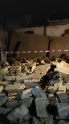 Paura in paese: crolla il solaio di una casa. Detriti per strada, nessun ferito - Corriere Salentino