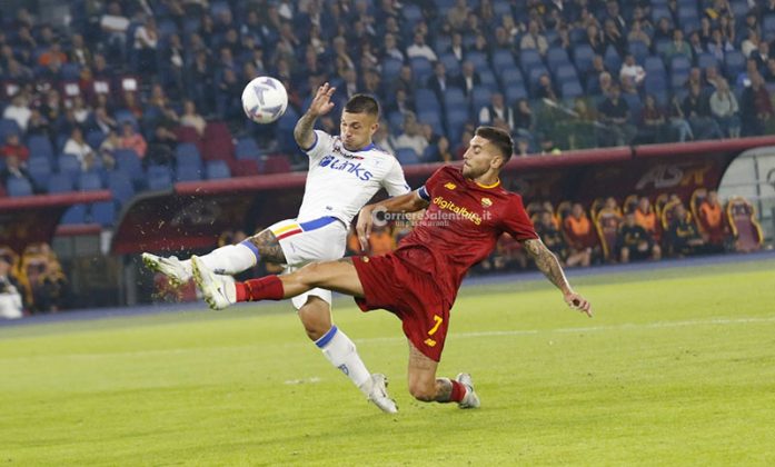 Lecce, all’Olimpico prova d’orgoglio, resta in 10 e va in gol con Strefezza, ma non basta - Corriere Salentino