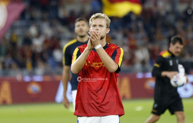 Lecce, all’Olimpico prova d’orgoglio, resta in 10 e va in gol con Strefezza, ma non basta - Corriere Salentino