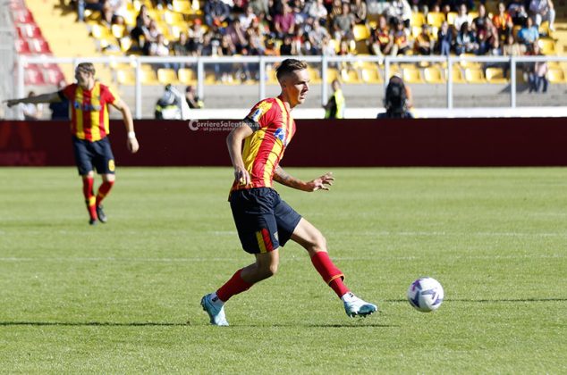 Un Lecce sterile ottiene un pari sofferto, contro la Cremonese decidono due rigori - Corriere Salentino