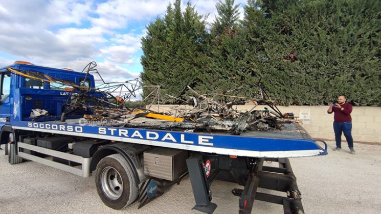 Ultraleggero si schianta in una cava, nulla da fare per il pilota: morto carbonizzato - Corriere Salentino