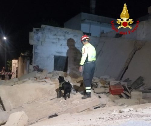 Paura in paese: crolla il solaio di una casa. Detriti per strada, nessun ferito - Corriere Salentino