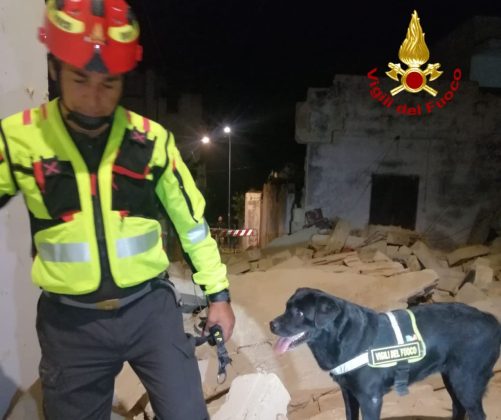 Paura in paese: crolla il solaio di una casa. Detriti per strada, nessun ferito - Corriere Salentino