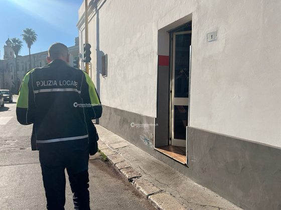 Un’auto lo travolge mentre attraversa la strada, per salvarlo i medici gli amputano mezza gamba: gravissimo un 17enne - Corriere Salentino