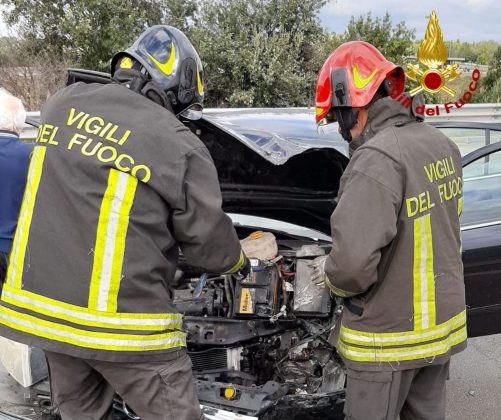 Auto controsenso, altro frontale in tangenziale: due donne finiscono in ospedale - Corriere Salentino