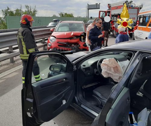 Auto controsenso, altro frontale in tangenziale: due donne finiscono in ospedale - Corriere Salentino
