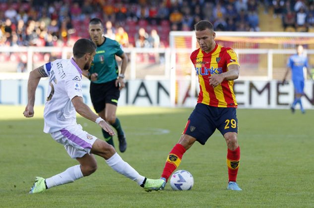 Un Lecce sterile ottiene un pari sofferto, contro la Cremonese decidono due rigori - Corriere Salentino