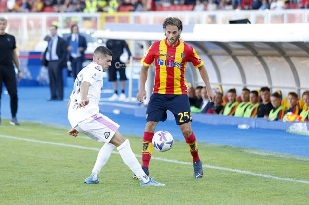 Un Lecce sterile ottiene un pari sofferto, contro la Cremonese decidono due rigori - Corriere Salentino