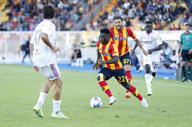 Un Lecce sterile ottiene un pari sofferto, contro la Cremonese decidono due rigori - Corriere Salentino