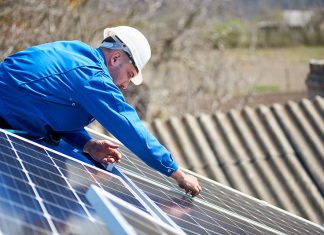 Crisi energetica, chiudono attività e hotel nel Salento. Serve un grande piano emergenziale per favorire le rinnovabili per tutti a spese dello Stato e sostegni immediati prima del default