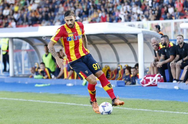 Un Lecce sterile ottiene un pari sofferto, contro la Cremonese decidono due rigori - Corriere Salentino