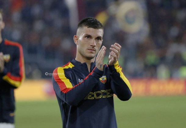 Lecce, all’Olimpico prova d’orgoglio, resta in 10 e va in gol con Strefezza, ma non basta - Corriere Salentino