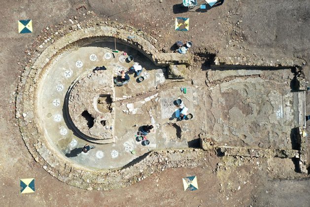 “Unisalento a fumetti: Topolino incontra l’archeologia” ispirata agli scavi di Aquinum, condotti da Unisalento, la storia “Topolino e il tesoro del legionario” - Corriere Salentino